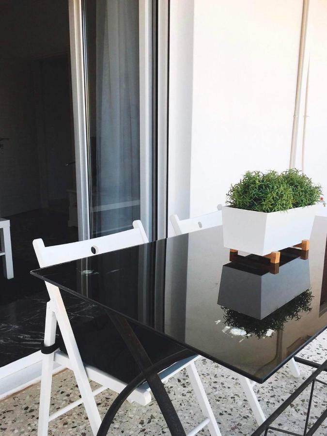 133 Sokratous, Black Marble. Ateny Zewnętrze zdjęcie