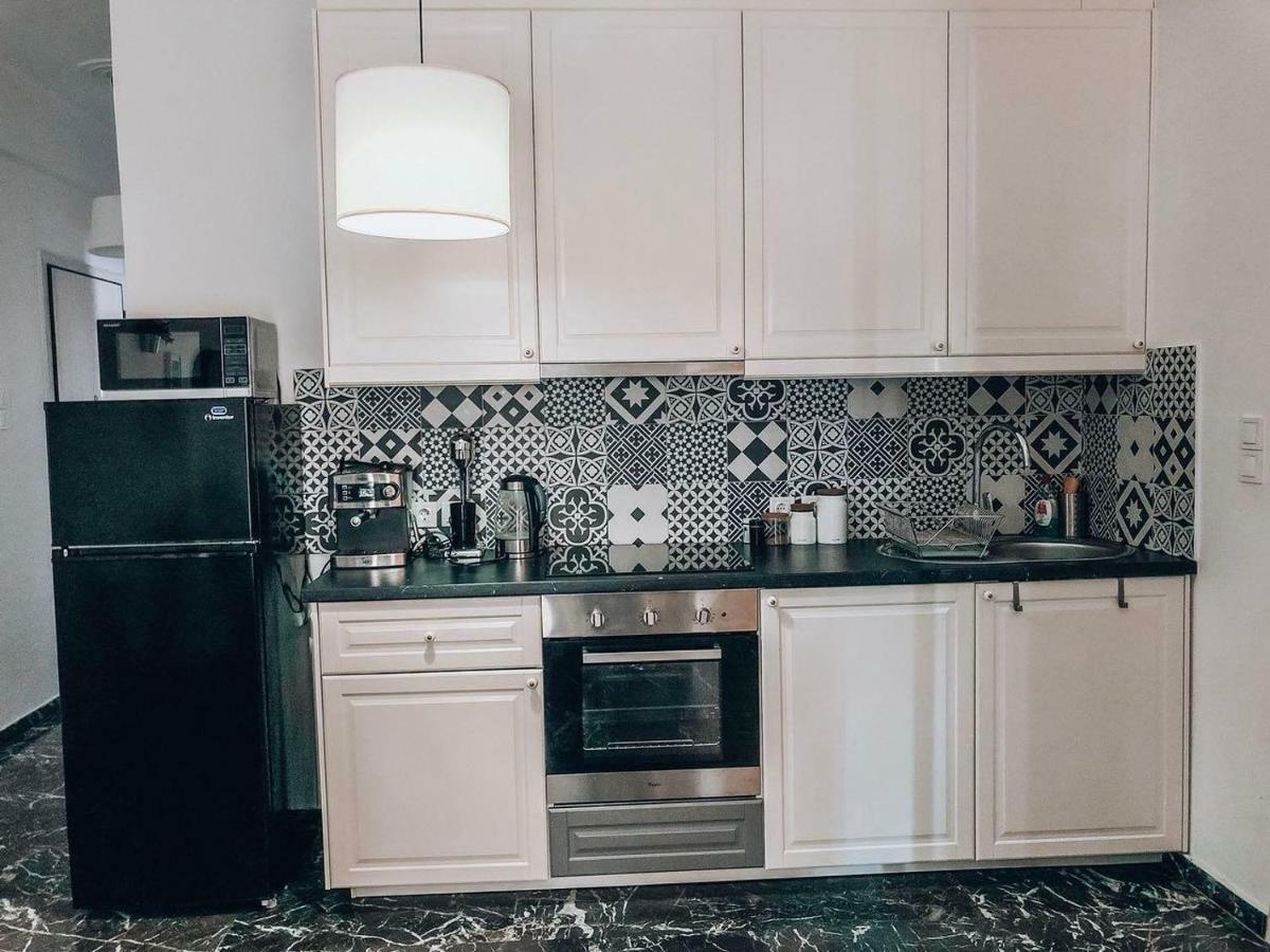 133 Sokratous, Black Marble. Ateny Zewnętrze zdjęcie